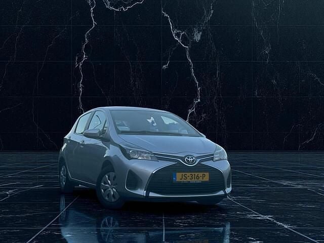 Grijs Gebruikt 2016 Toyota Yaris Hatchback | € 6.750 (Goede deal) - Afbeelding 1/4