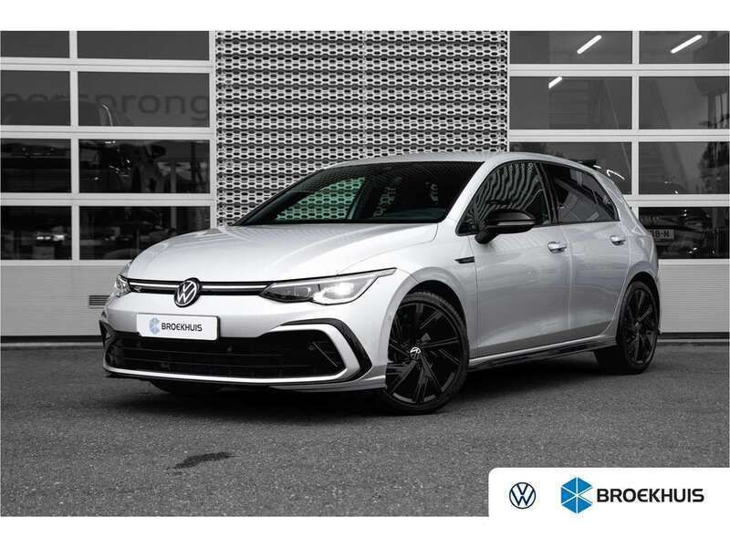 Zilver, metallic lak Gebruikt 2024 VW Golf VIII Business Hatchback | € 33.400 (Eerlijke prijs) - Afbeelding 1/4