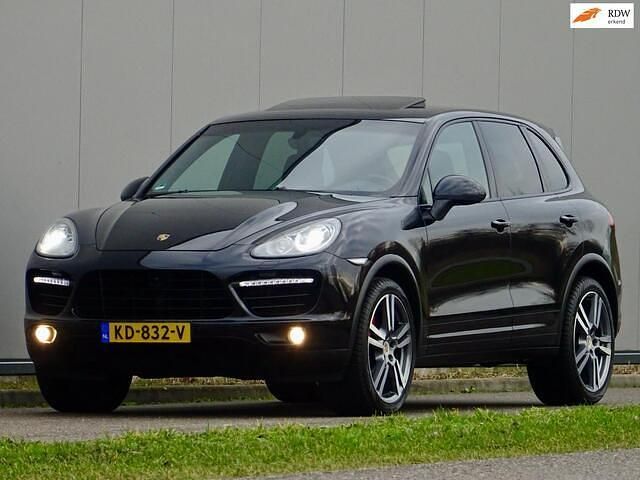 Zwart Occasion 2010 Porsche Cayenne Turbo SUV | € 25.940 (Eerlijke prijs) - Afbeelding 1/4
