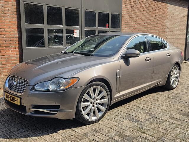Grijs Gebruikt 2009 Jaguar XF Premium Luxury Sedan | € 5.649 (Eerlijke prijs) - Afbeelding 1/4