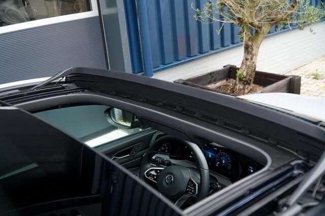 Occasion VW Golf VIII R-line 150 PK (110 kW) 2021 Grijs Hatchback