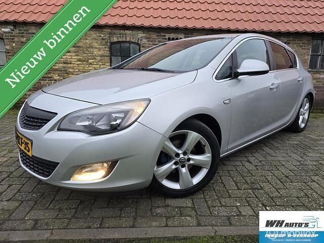 Grijs Occasion 2011 Opel Astra Sport Hatchback | € 2.800 (Eerlijke prijs) - Afbeelding 1/4