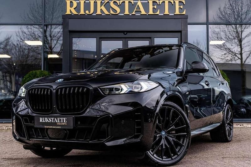 Zwart Occasion 2023 BMW X5 M Sport SUV | € 83.900 (Super prijs) - Afbeelding 1/4