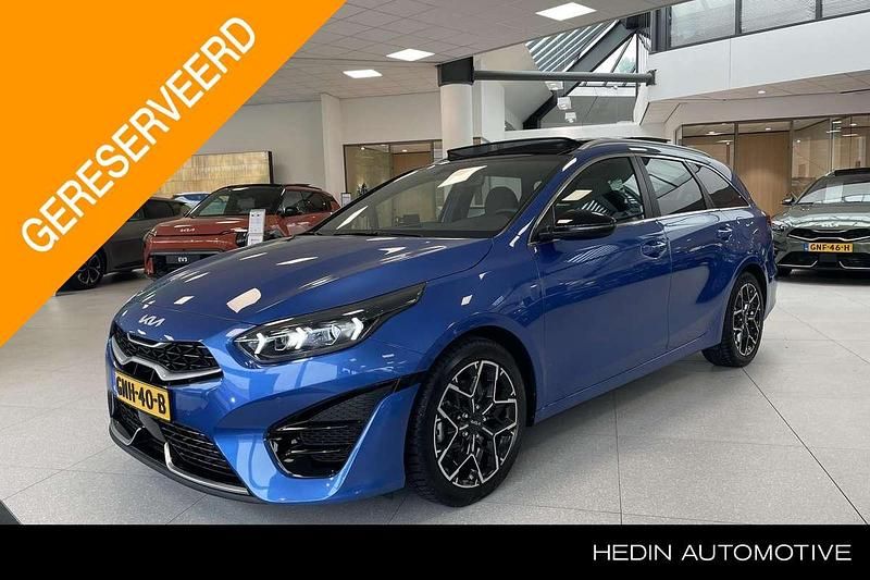 Blauw, metallic lak Gebruikt 2024 Kia Ceed Sportswagon GT-Line Stationwagen | € 34.744 (Duur) - Afbeelding 1/4