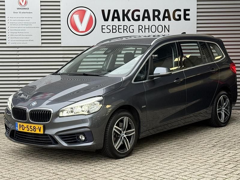 Grijs Gebruikt 2017 BMW 218 Executive Stationwagen | € 16.950 (Goede deal) - Afbeelding 1/4