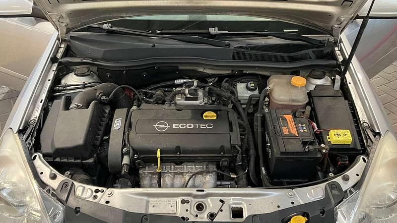 Occasion Opel Astra 116 PK (85 kW) 2007 Zilver Hatchback