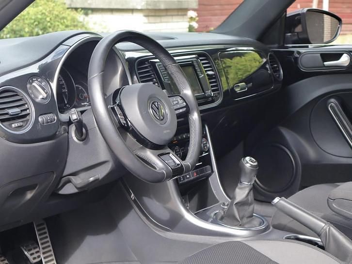 Occasion VW Beetle Cabriolet R-line 150 PK (110 kW) 2017 Zwart (metallic) Cabriolet