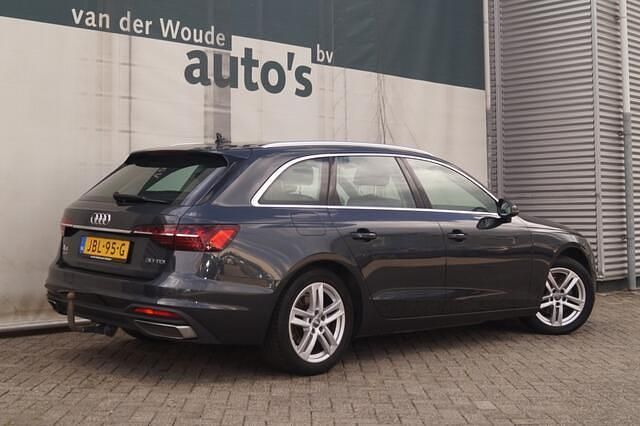 Occasion Audi A4 Business 136 PK (100 kW) 2022 Grijs Stationwagen
