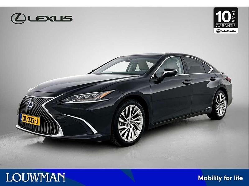 Zwart Gebruikt 2019 Lexus ES300 Executive Line Sedan | € 39.945 (Eerlijke prijs) - Afbeelding 1/3