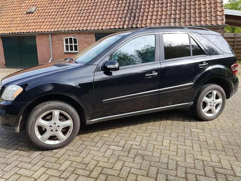 Occasion 2005 Mercedes ML350 SUV | € 6.700 (Super prijs) - Afbeelding 1/4
