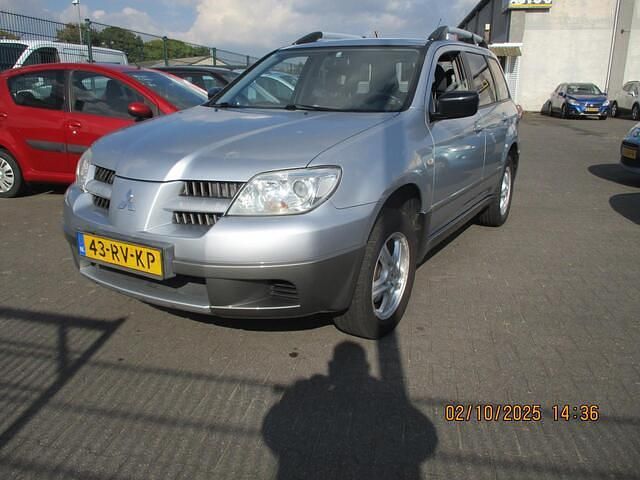 Grijs Gebruikt 2005 Mitsubishi Outlander Invite+ SUV | € 2.249 (Eerlijke prijs) - Afbeelding 1/4