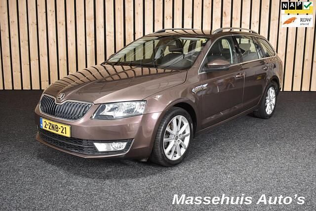 Bruin Gebruikt 2015 Skoda Octavia Business Line Stationwagen | € 7.950 (Eerlijke prijs) - Afbeelding 1/4