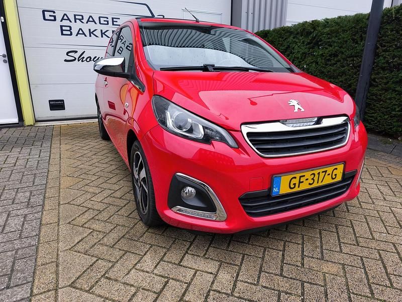 Occasion Peugeot 108 Allure 68 PK (50 kW) 2015 Rood Hatchback