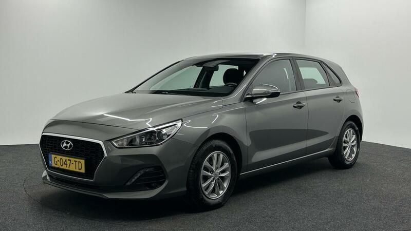 Grijs Gebruikt 2019 Hyundai i30 Comfort Hatchback | € 15.800 (Eerlijke prijs) - Afbeelding 1/4