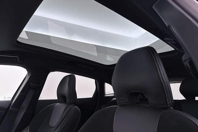 Occasion Volvo V40 R-Design 153 PK (112 kW) 2019 Grijs Hatchback