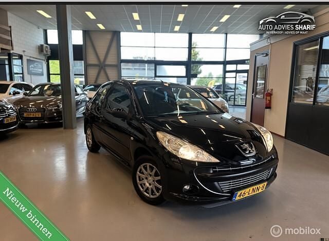 Zwart Gebruikt 2010 Peugeot 206+ Hatchback | € 1.795 (Goede deal) - Afbeelding 1/4