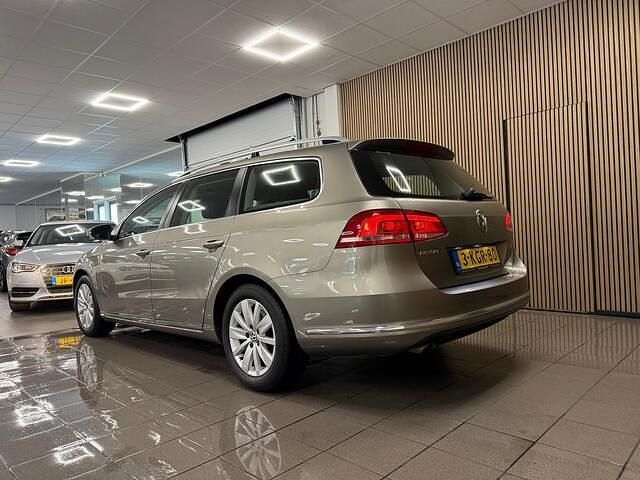 Occasion VW Passat Comfortline 123 PK (90 kW) 2013 Bruin, metallic lak Stationwagen