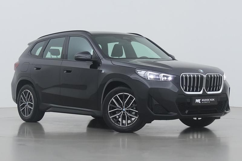 Zwart Occasion 2025 BMW X1 Shadowline SUV | € 43.600 (Goede deal) - Afbeelding 1/1