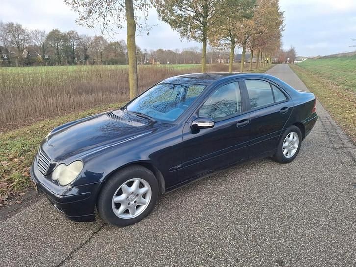 Occasion 2001 Mercedes C180 | € 2.749 (Eerlijke prijs) - Afbeelding 1/4