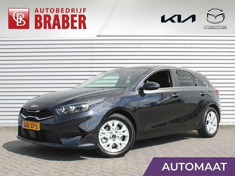Zwart Gebruikt 2025 Kia Ceed Hatchback | € 33.900 (Iets duurder) - Afbeelding 1/4