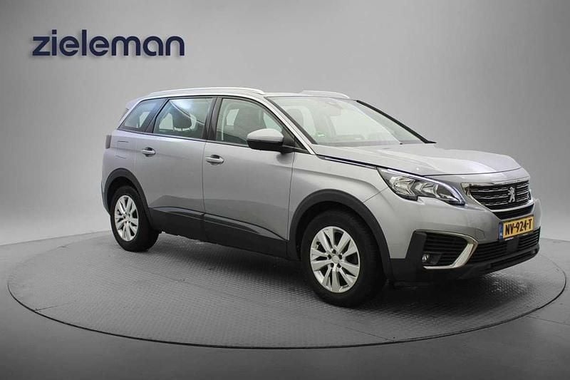 Grijs Gebruikt 2017 Peugeot 5008 MPV | € 12.845 (Eerlijke prijs) - Afbeelding 1/4