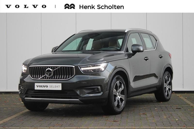Grijs Gebruikt 2018 Volvo XC40 Inscription SUV | € 29.950 (Eerlijke prijs) - Afbeelding 1/4
