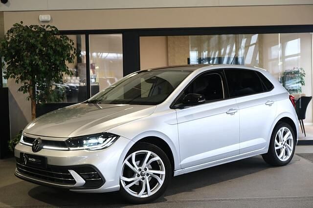 Zilver (metallic) Occasion 2021 VW Polo Style Hatchback | € 20.950 (Iets duurder) - Afbeelding 1/4