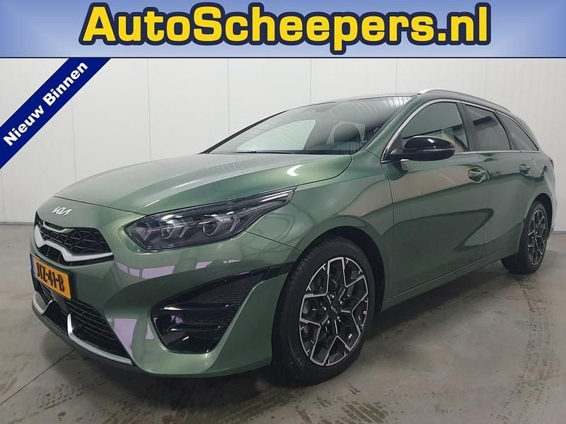 Groen Occasion 2024 Kia Ceed GT-Line Hatchback | € 27.995 (Super prijs) - Afbeelding 1/4