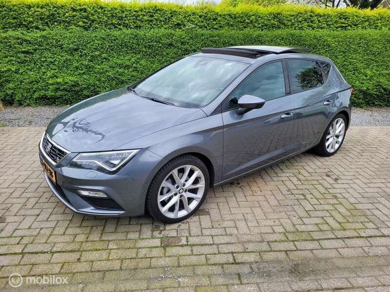 Grijs Gebruikt 2017 Seat Leon Business Hatchback | € 17.950 (Iets duurder) - Afbeelding 1/4