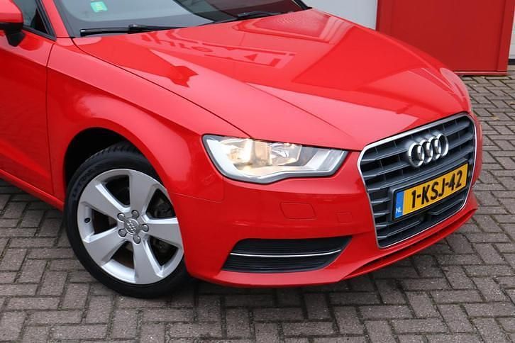 Occasion Audi A3 Attraction 123 PK (90 kW) 2013 Rood Hatchback