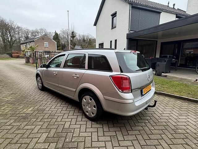 Occasion Opel Astra Essentia 105 PK (77 kW) 2005 Grijs (metallic) Stationwagen