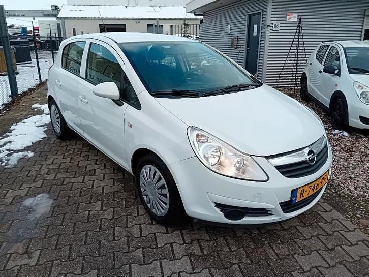 Occasion 2009 Opel Corsa Hatchback | € 2.499 (Goede deal) - Afbeelding 1/4