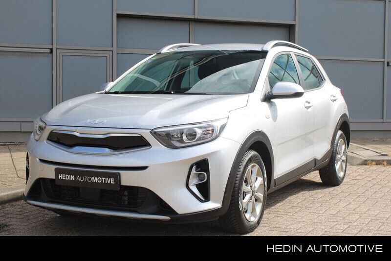 Grijs Gebruikt 2022 Kia Stonic SUV | € 17.950 (Eerlijke prijs) - Afbeelding 1/4