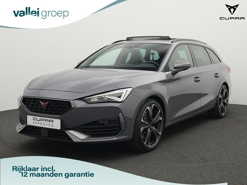 Grijs Gebruikt 2022 Cupra Leon VZ Stationwagen | € 30.900 (Iets duurder) - Afbeelding 1/4