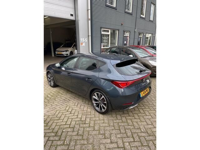 Occasion Seat Leon FR 150 PK (110 kW) 2021 Grijs Hatchback