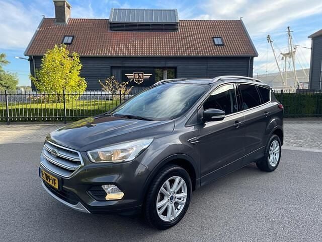 Grijs Gebruikt 2018 Ford Kuga Trend SUV | € 12.900 (Super prijs) - Afbeelding 1/4