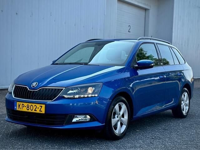 Blauw Gebruikt 2017 Skoda Fabia Joy Stationwagen | € 7.950 (Eerlijke prijs) - Afbeelding 1/4