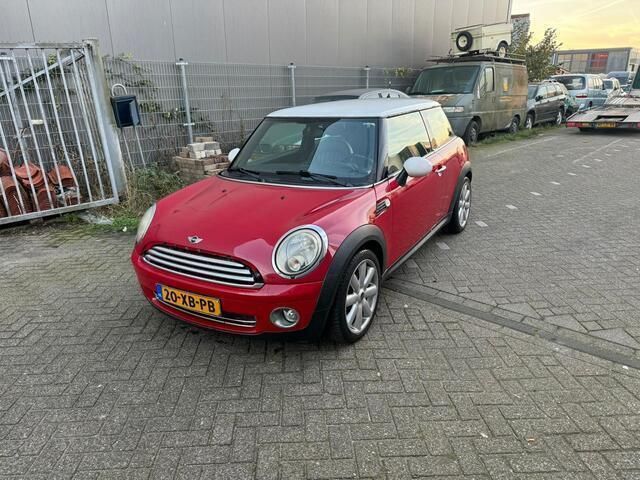 Rood Gebruikt 2007 Mini Cooper Chili Hatchback | € 1.950 - Afbeelding 1/4
