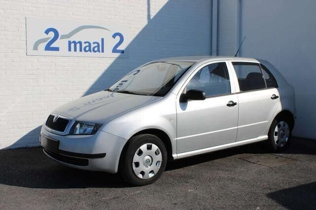 Zilver Gebruikt 2003 Skoda Fabia Hatchback | € 3.300 - Afbeelding 1/4