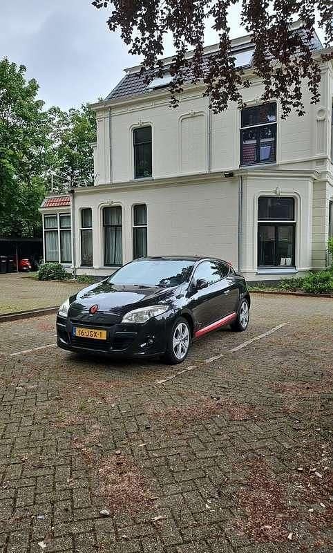 Zwart Gebruikt 2009 Renault Mégane Coupé Business Coupé | € 5.000 (Eerlijke prijs) - Afbeelding 1/4
