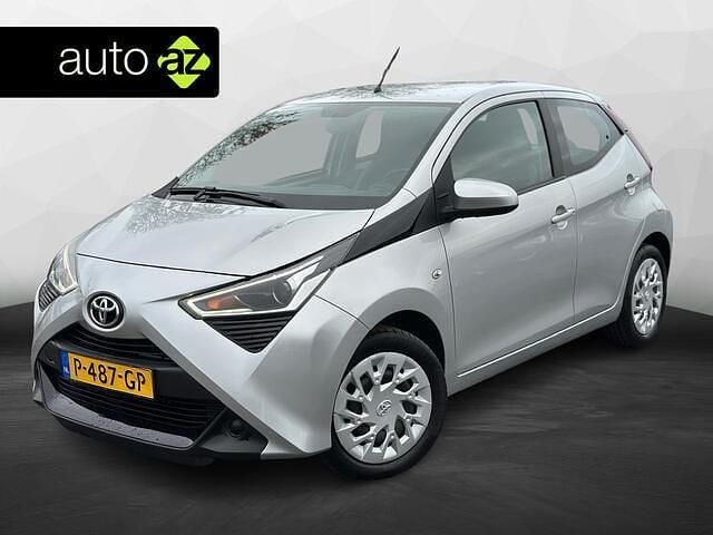 Grijs Gebruikt 2022 Toyota Aygo X-play Hatchback | € 11.900 (Super prijs) - Afbeelding 1/4