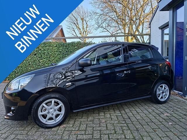 Zwart Gebruikt 2013 Mitsubishi Space Star Inform Hatchback | € 5.850 (Eerlijke prijs) - Afbeelding 1/4