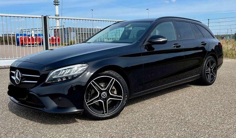 Zwart Gebruikt 2019 Mercedes C220 Stationwagen | € 15.500 (Goede deal) - Afbeelding 1/4