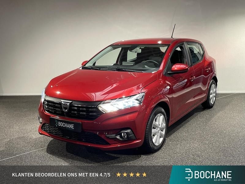 Rood Occasion 2023 Dacia Sandero Comfort Hatchback | € 14.545 (Eerlijke prijs) - Afbeelding 1/4