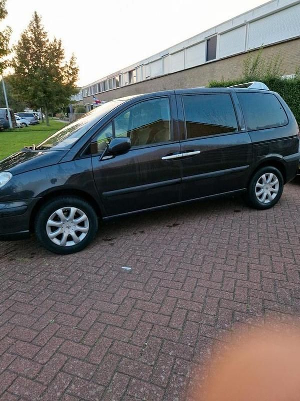 Gebruikt 2006 Peugeot 807 MPV | € 1.250 - Afbeelding 1/4