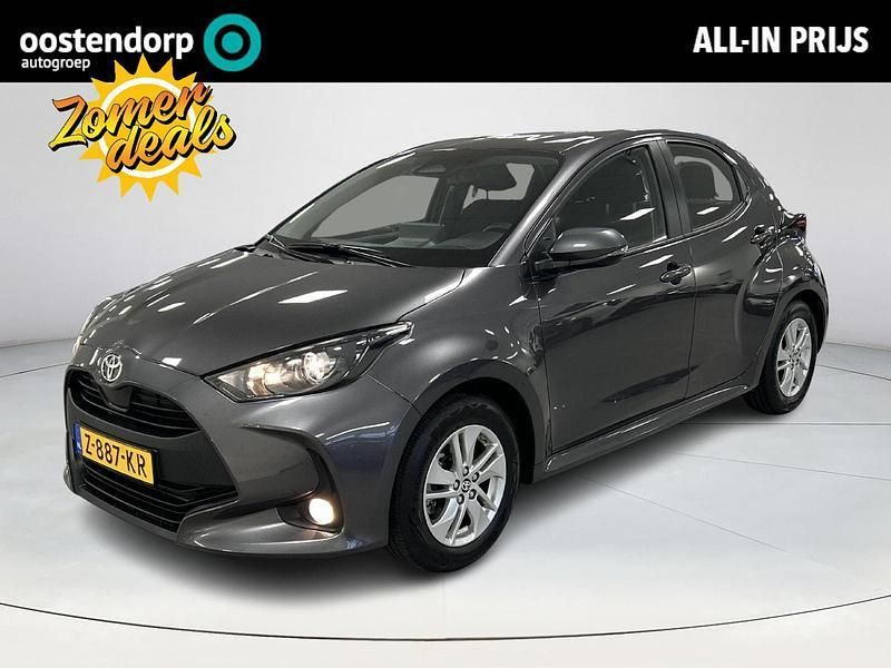 Grijs Gebruikt 2024 Toyota Yaris Active Hatchback | € 23.445 (Eerlijke prijs) - Afbeelding 1/4