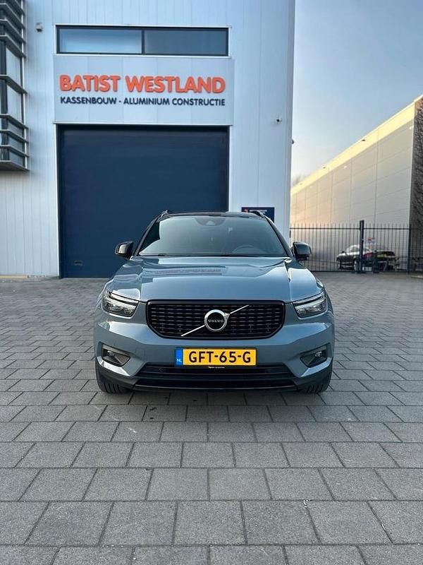 Gebruikt 2021 Volvo XC40 R-Design SUV | € 30.950 (Eerlijke prijs) - Afbeelding 1/4