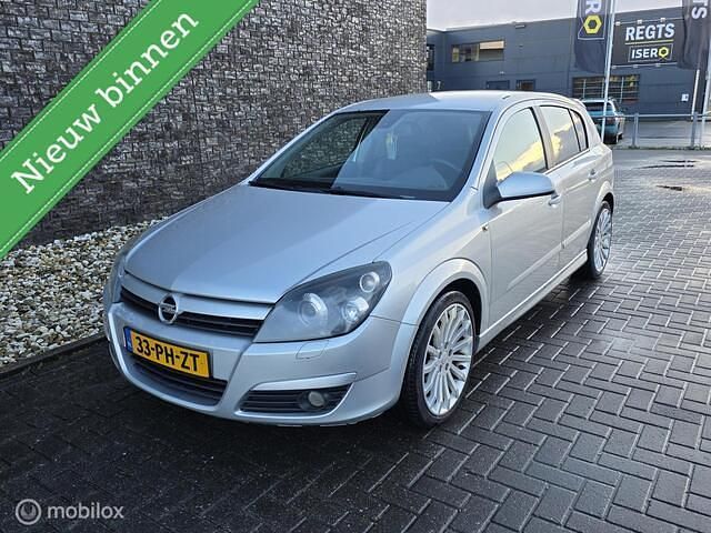 Grijs Occasion 2004 Opel Astra Sport Hatchback | € 2.450 (Duur) - Afbeelding 1/4