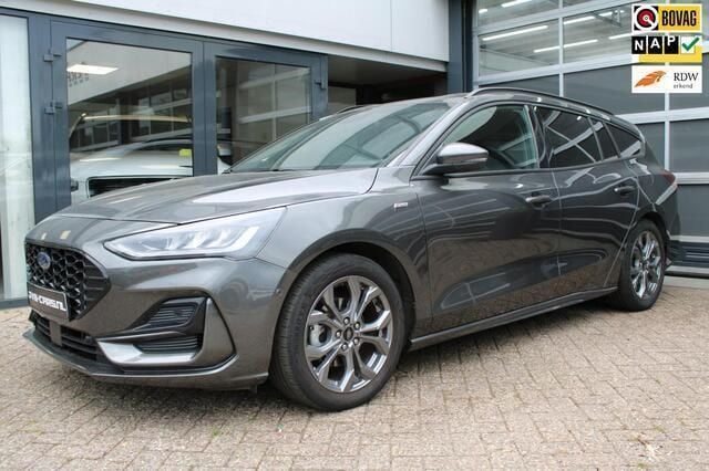 Grijs Gebruikt 2023 Ford Focus ST-Line X Stationwagen | € 24.900 (Goede deal) - Afbeelding 1/4