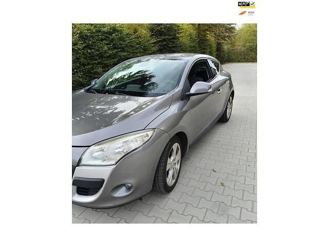 Grijs (metallic) Occasion 2010 Renault Mégane Coupé Business Coupé | € 3.995 (Goede deal) - Afbeelding 1/4